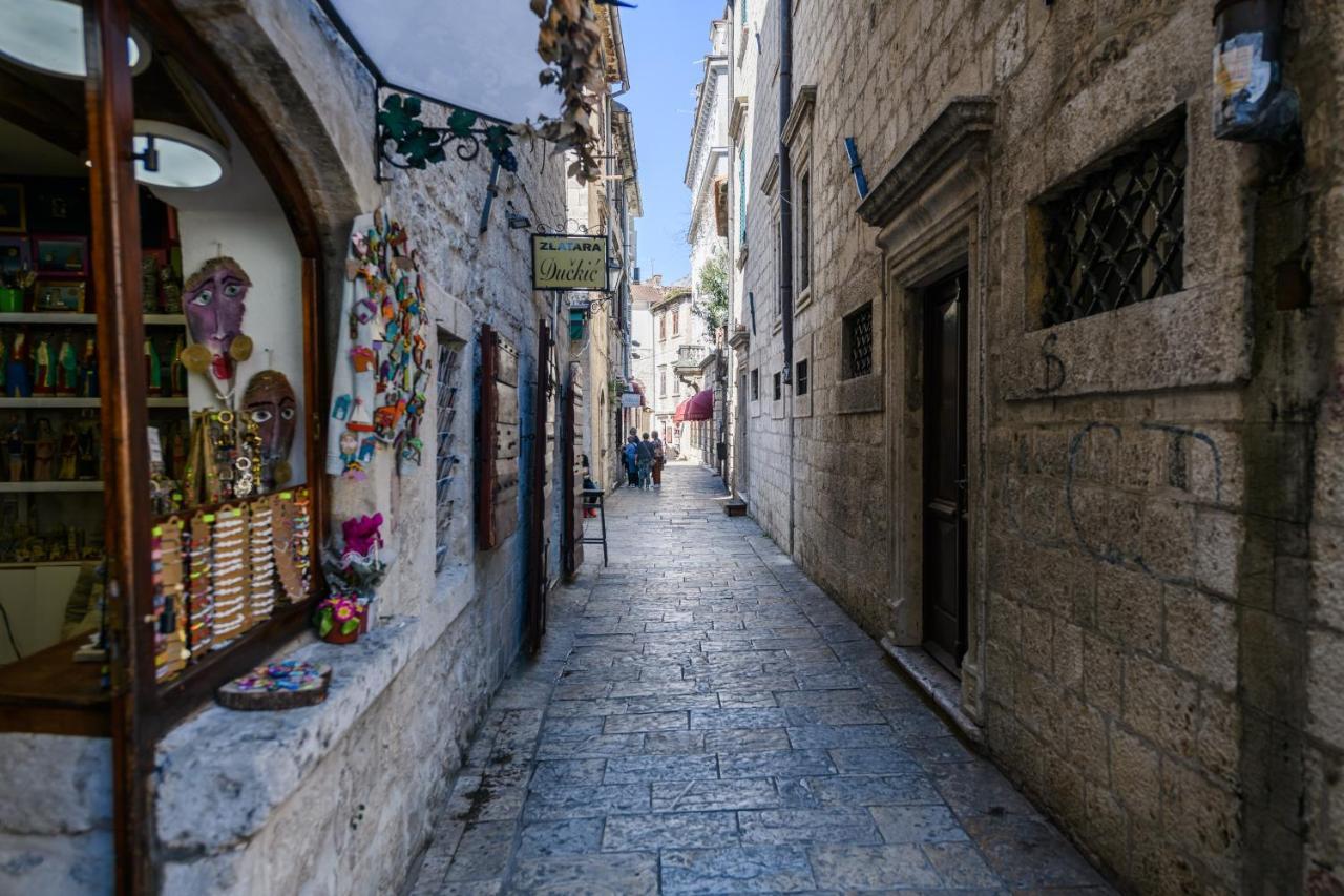 Apartmani Art Karampana Kotor Exterior foto